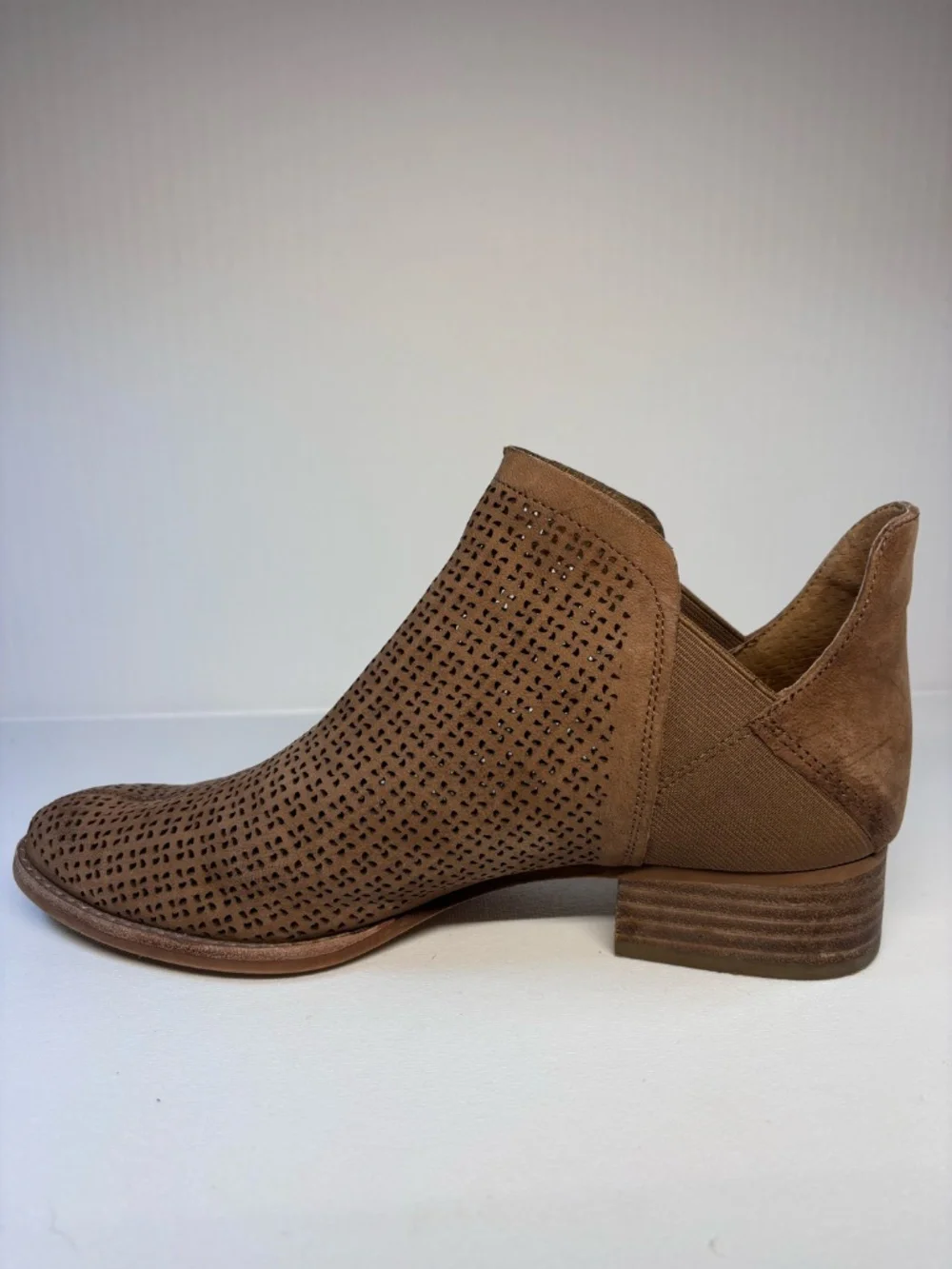 Vince Camuto Perforated Leather Ankle Booties Tan Brown Size 8M